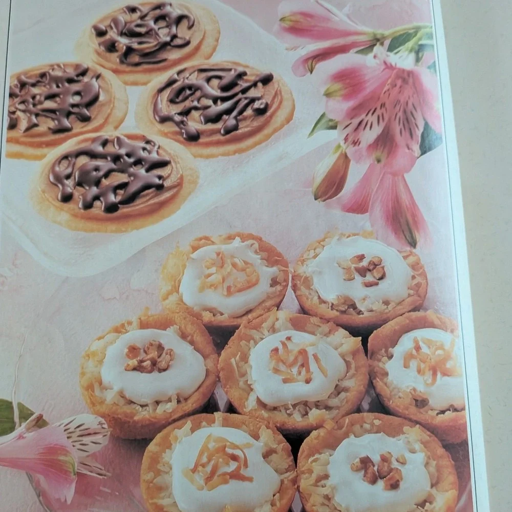 The Pillsbury Bake-Off Cookbook 1990 1st Edition Hardcover Prizewinning Recipes